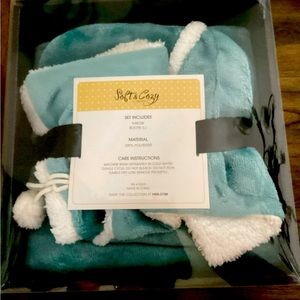Gift Set by Soft & Cozy Throw and Booties Size Large NIB